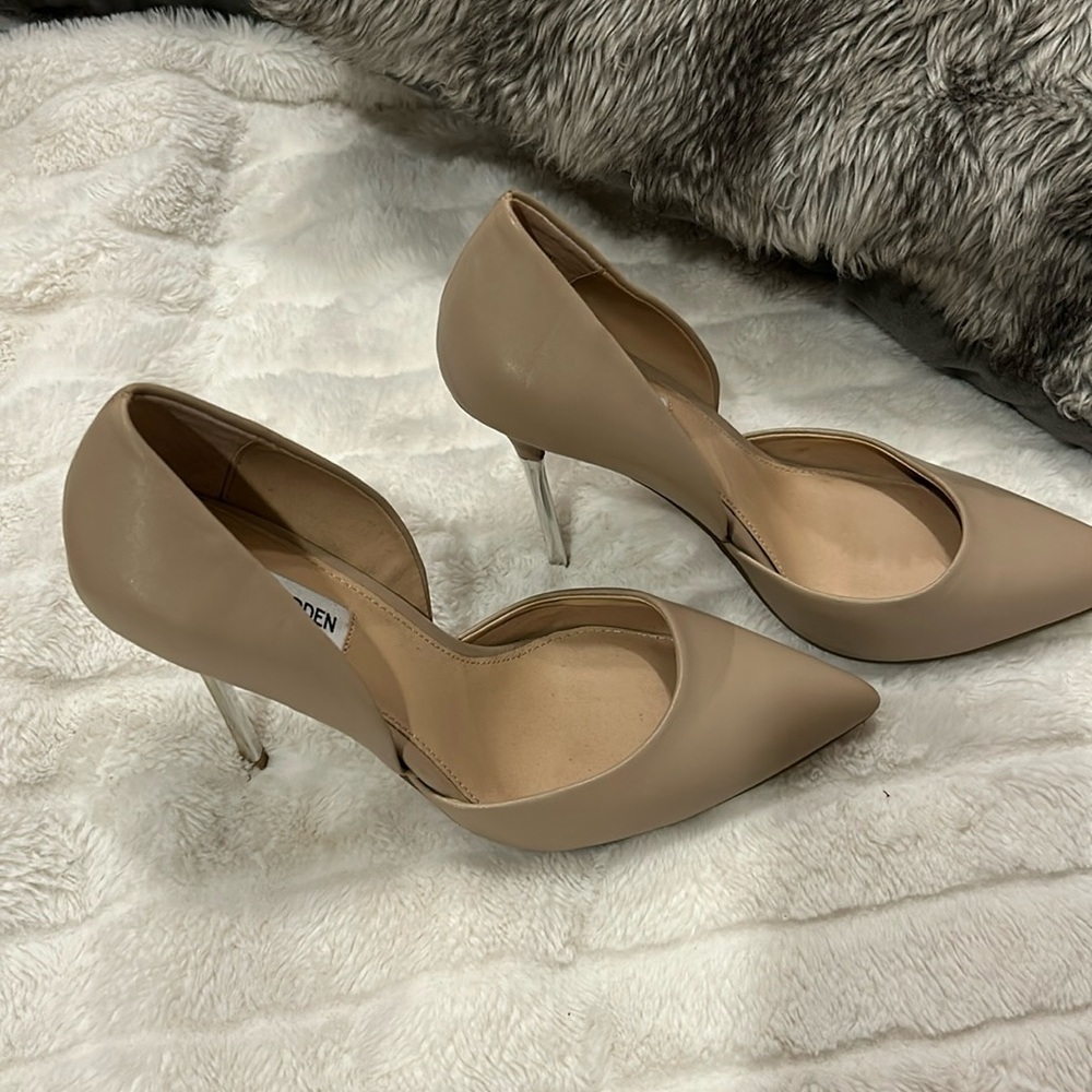 High Heels
Steve Madden 
Size 9.5 M